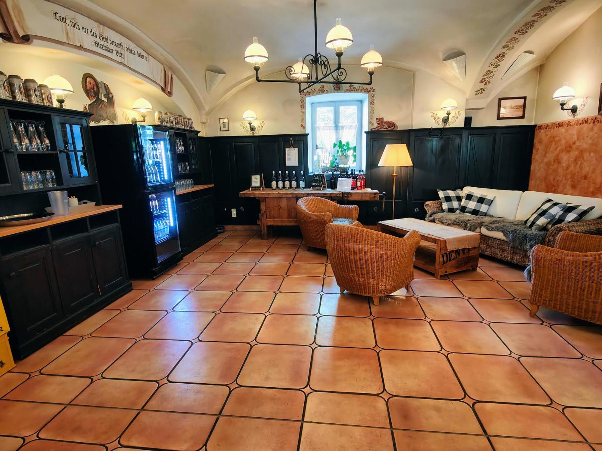 A8 Hotel Im Darchinger Hof Bed & Breakfast - Zwischen Holzkirchen Und Weyarn - Zwischen Muenchen Salzburg Und Innsbruck - Kurz Vor Dem Irschenberg Esterno foto