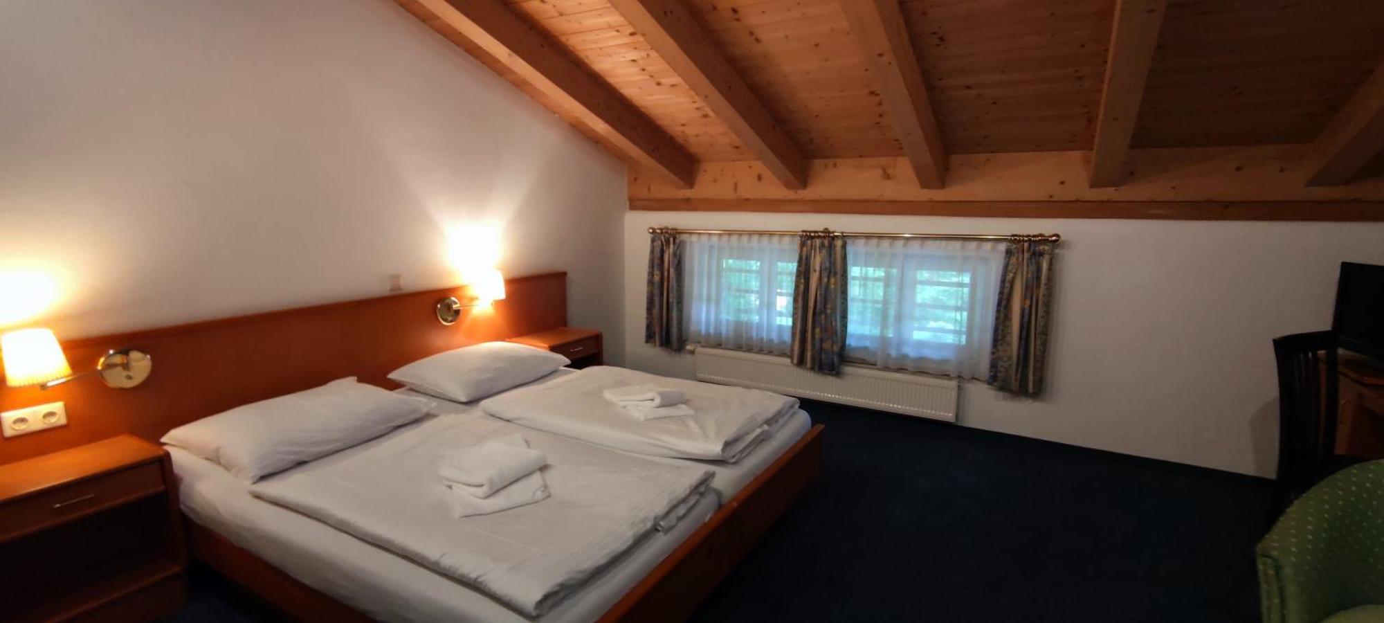 A8 Hotel Im Darchinger Hof Bed & Breakfast - Zwischen Holzkirchen Und Weyarn - Zwischen Muenchen Salzburg Und Innsbruck - Kurz Vor Dem Irschenberg Camera foto