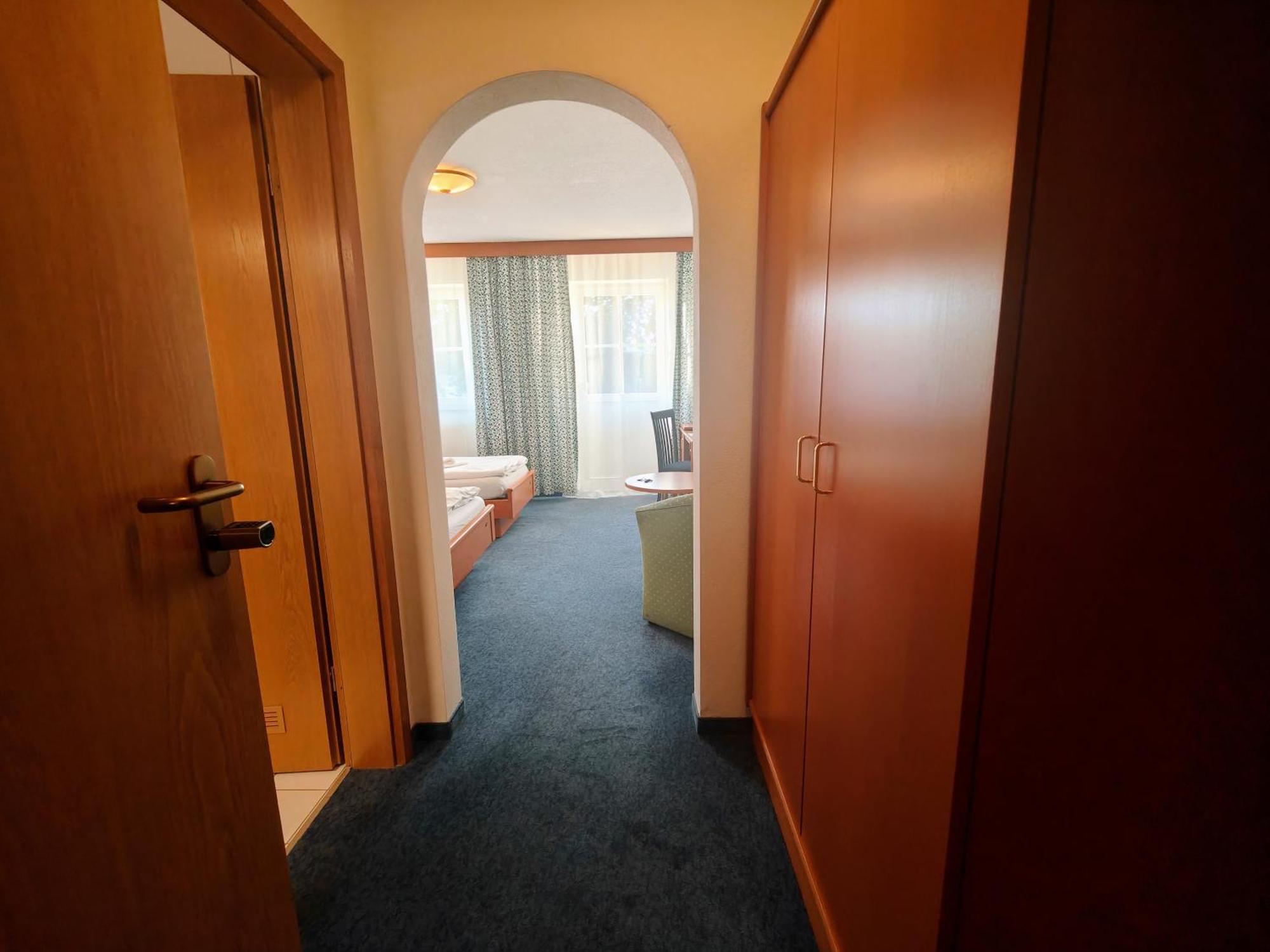 A8 Hotel Im Darchinger Hof Bed & Breakfast - Zwischen Holzkirchen Und Weyarn - Zwischen Muenchen Salzburg Und Innsbruck - Kurz Vor Dem Irschenberg Camera foto