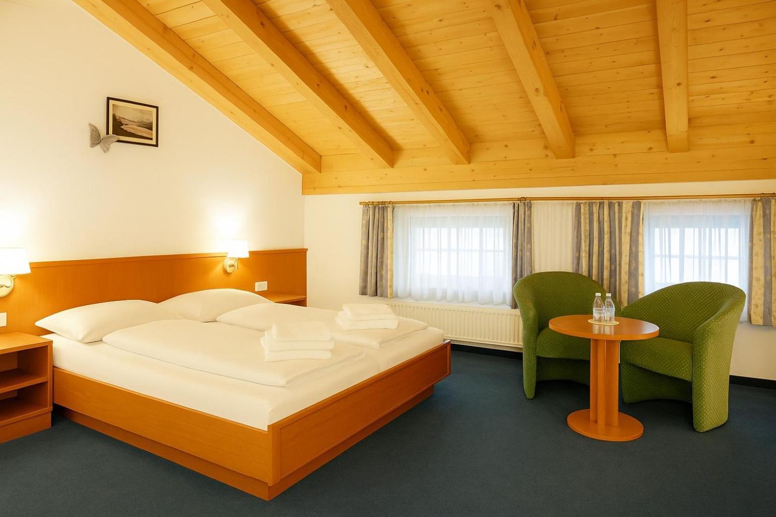 A8 Hotel Im Darchinger Hof Bed & Breakfast - Zwischen Holzkirchen Und Weyarn - Zwischen Muenchen Salzburg Und Innsbruck - Kurz Vor Dem Irschenberg Esterno foto