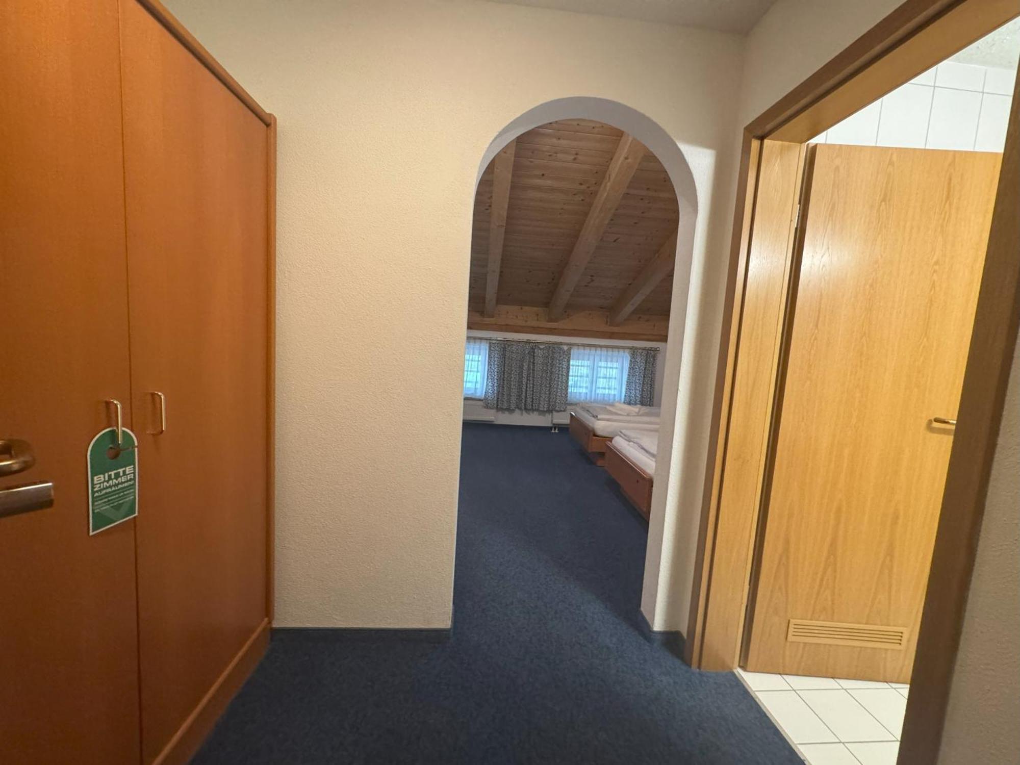 A8 Hotel Im Darchinger Hof Bed & Breakfast - Zwischen Holzkirchen Und Weyarn - Zwischen Muenchen Salzburg Und Innsbruck - Kurz Vor Dem Irschenberg Esterno foto